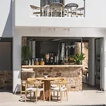 Axopetra Boutique